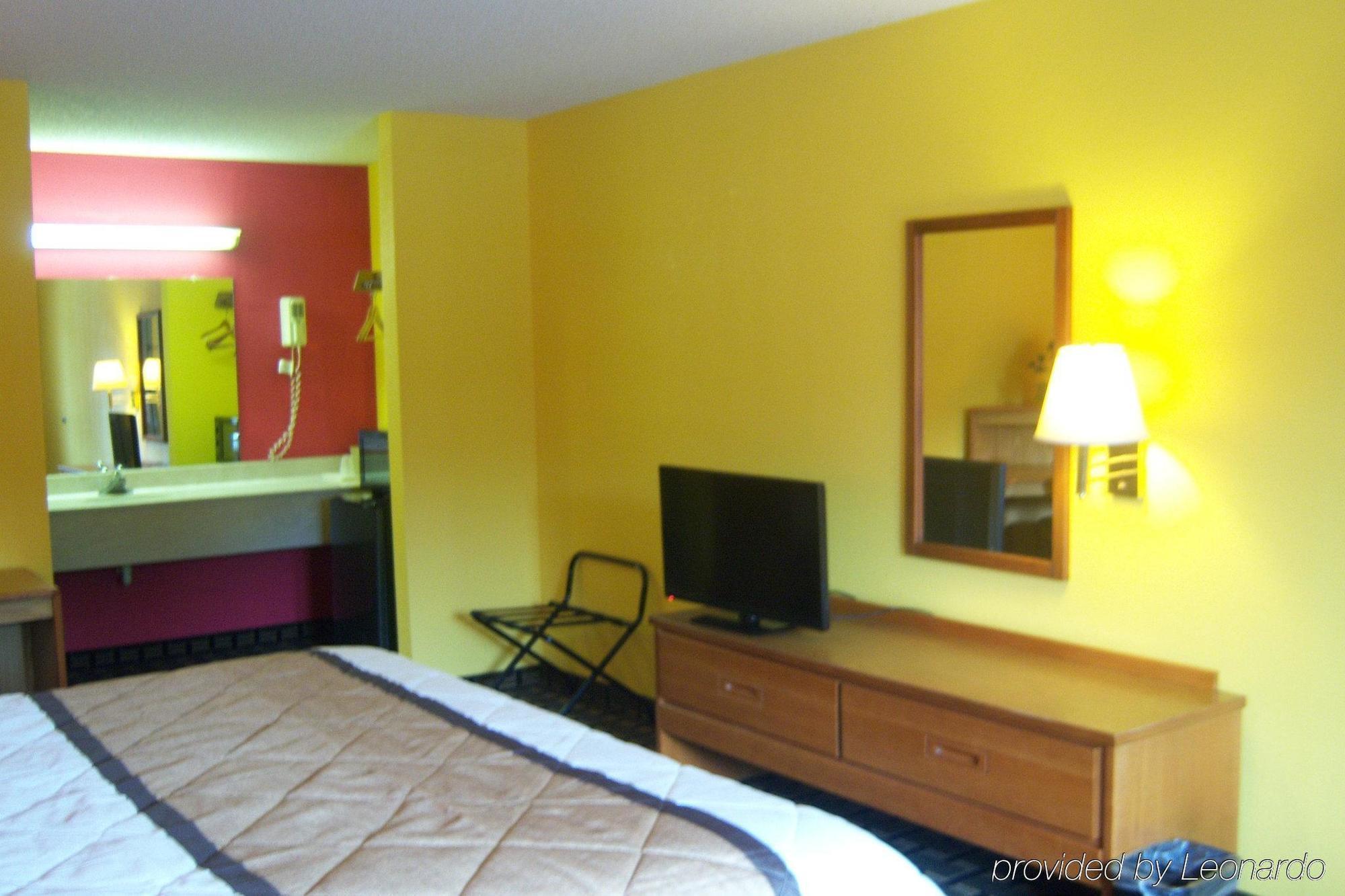 Red Roof - Emerson - Lakepoint South Motel Acworth